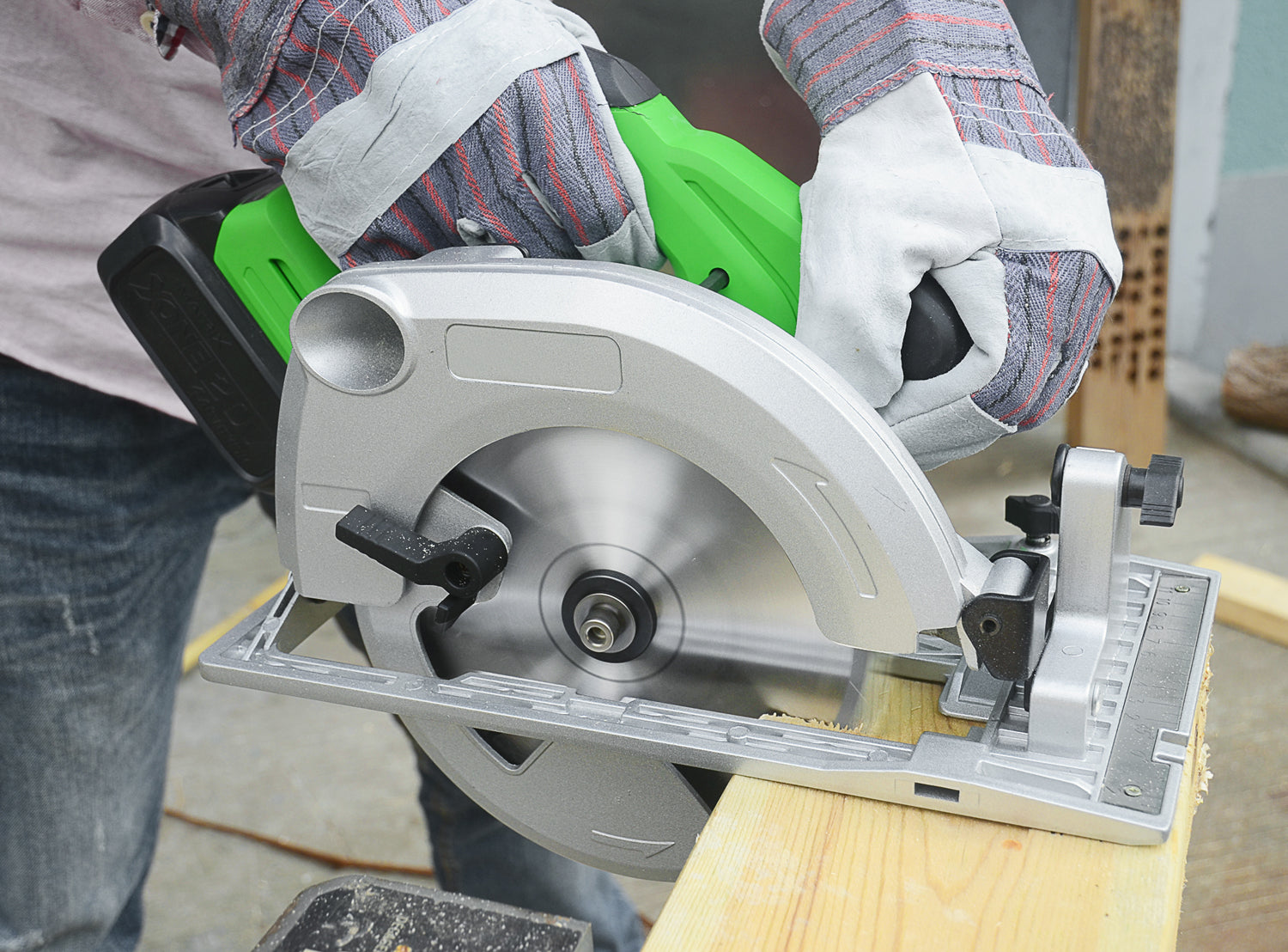 MATRIX 20V X-ONE Brushless Circular Saw Kit - Image 6