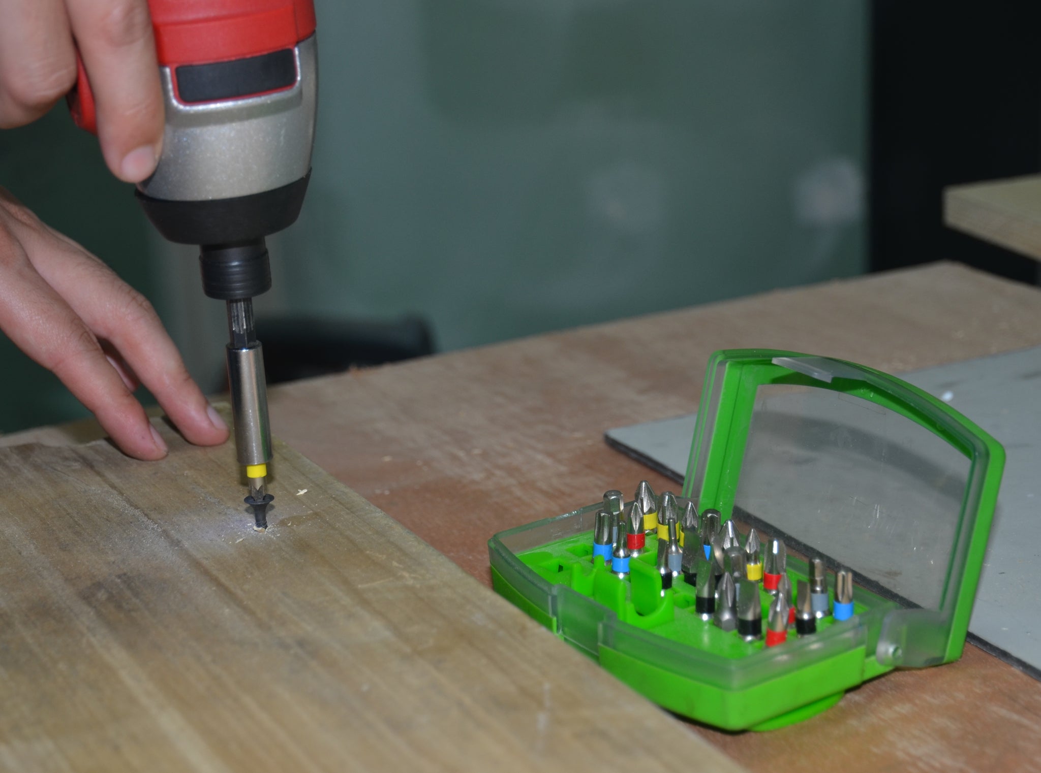 MATRIX 20V X-ONE Drill Impact Driver Angle Grinder Combo Kit - Image 6